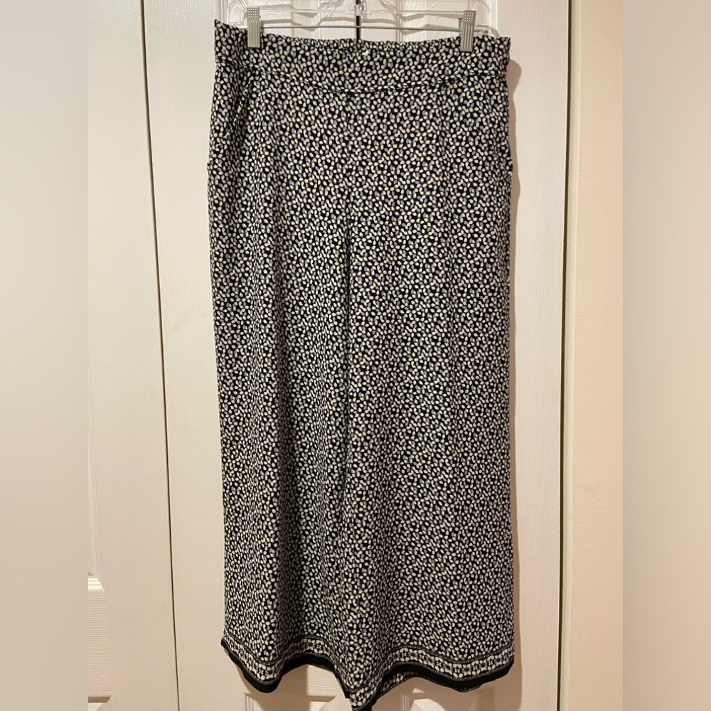 NWT~Beautiful On Trend Crepe Textured Palazzo Pants